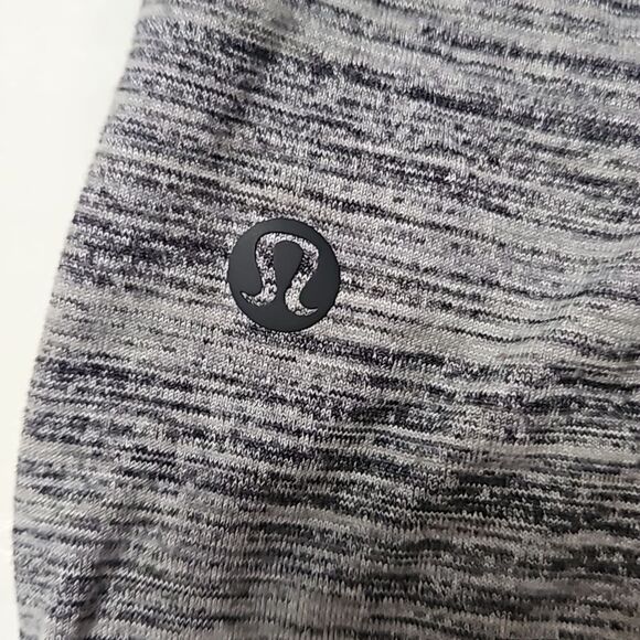 Lululemon Essential Tank size 8 - Picture 6 of 6